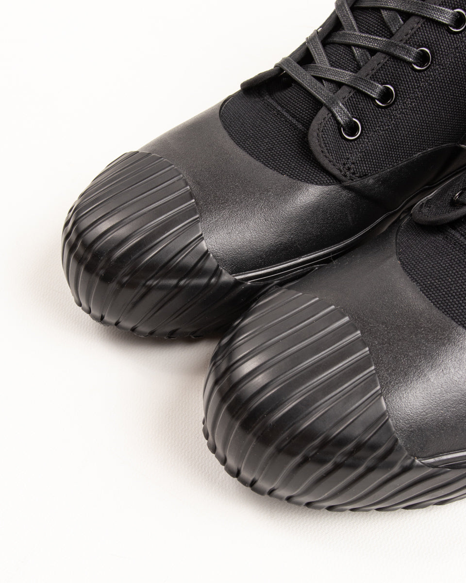 Moonstar All-Weather Sneaker - Black - Standard & Strange