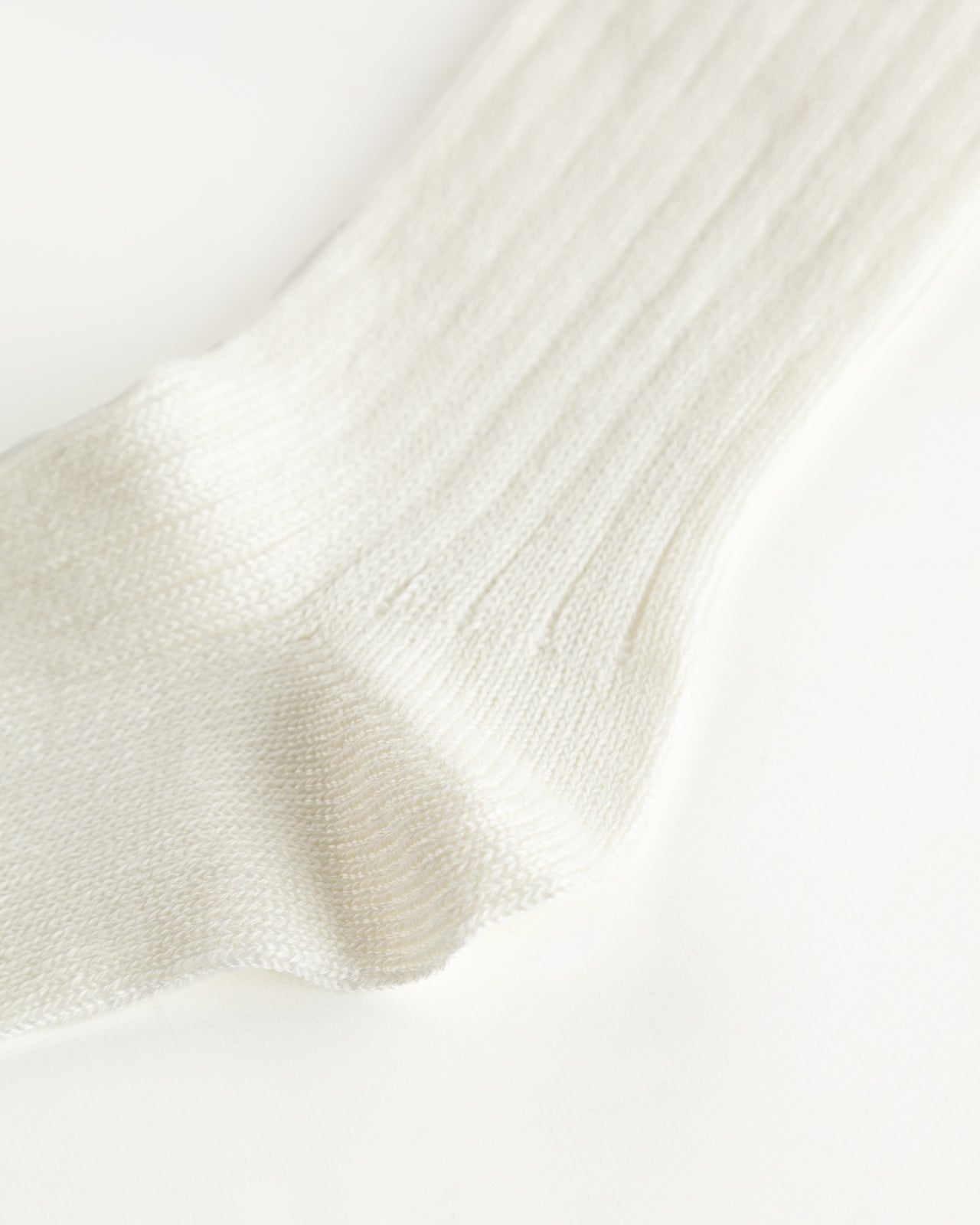 RoToTo Linen/Cotton Ribbed Crew Socks - Off White - Standard & Strange