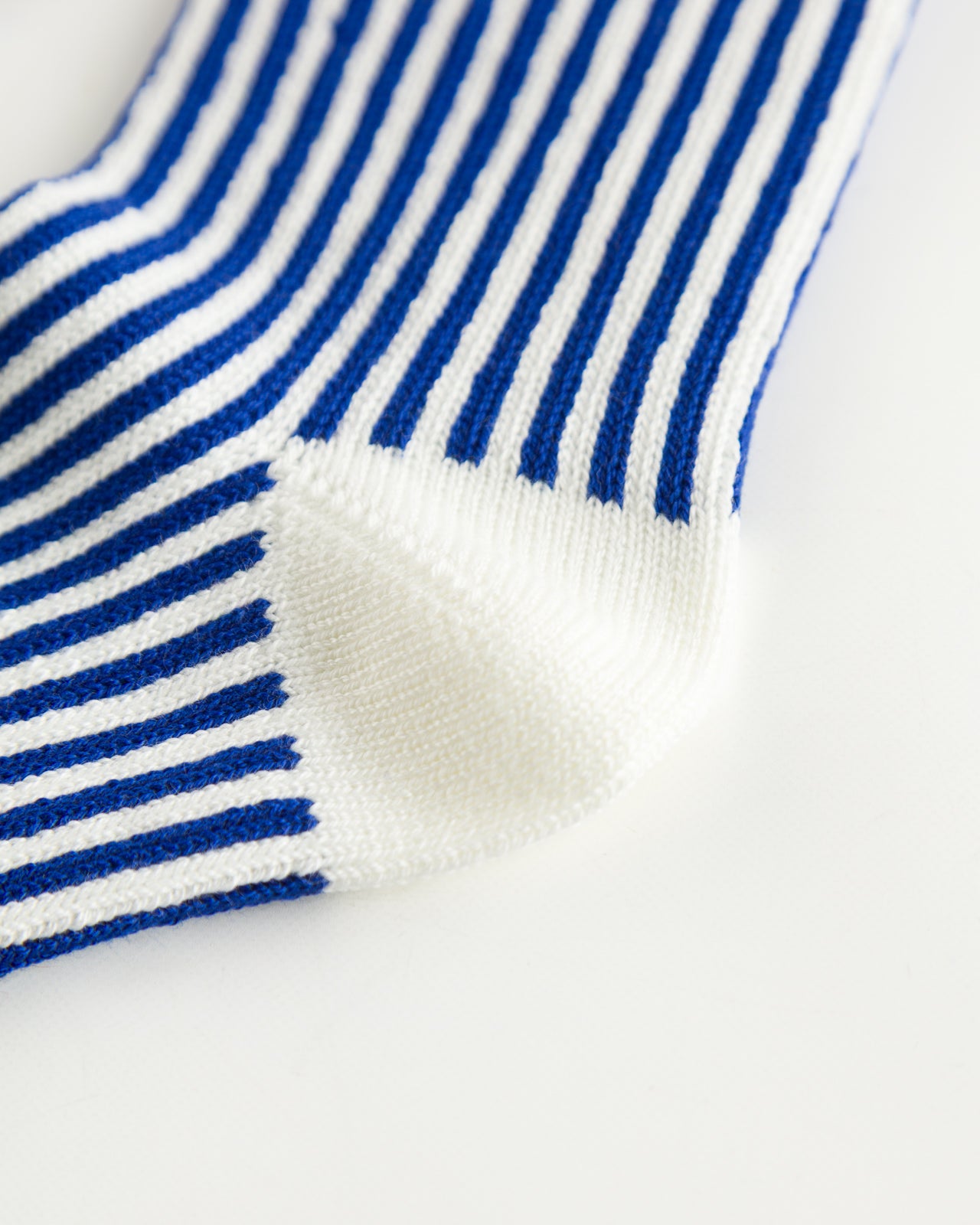 RoToTo Vertical Stripe Socks - White/Royal Blue - Standard & Strange