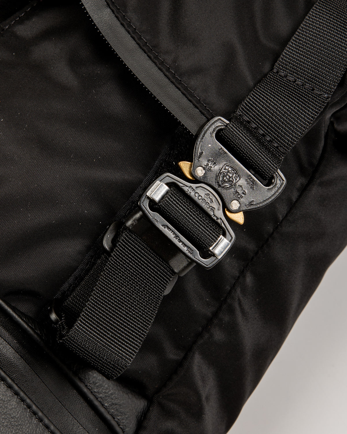 Bagjack Bull Leather Morph Pack TWST PKT - Black - Standard & Strange
