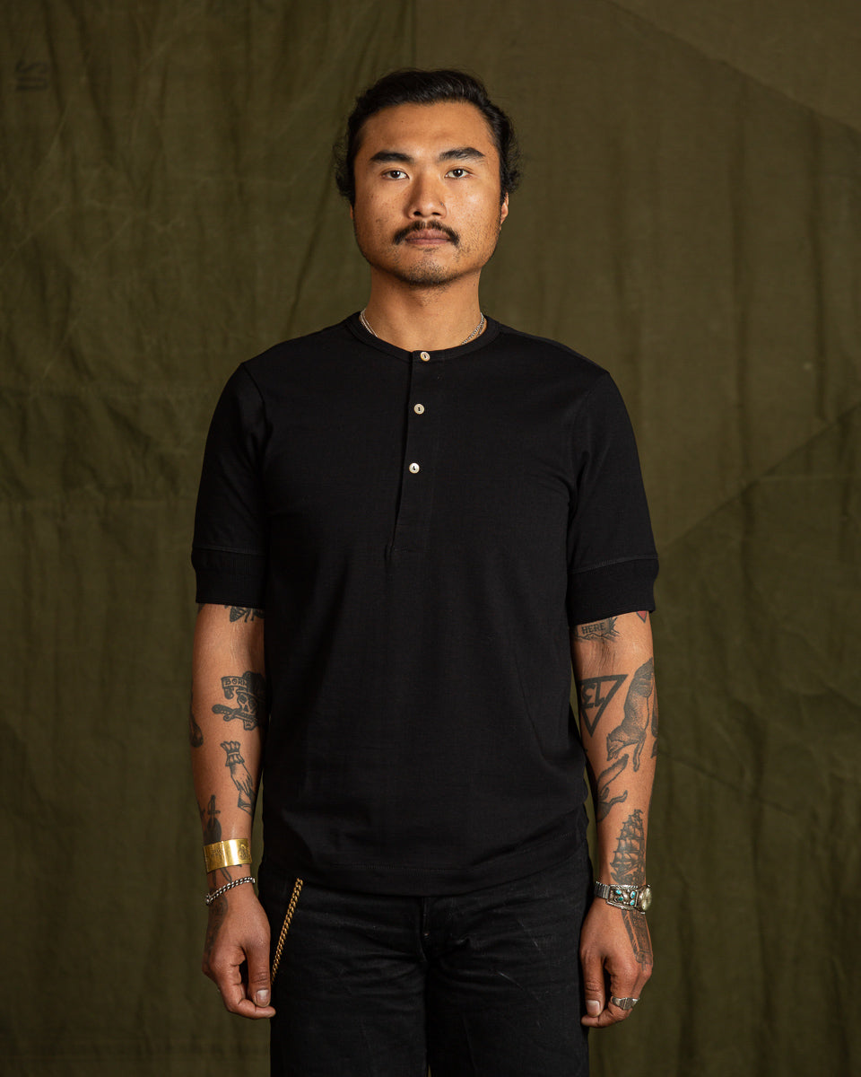 Merz b. Schwanen 207 Loopwheeled SS Henley - Black - Standard & Strange