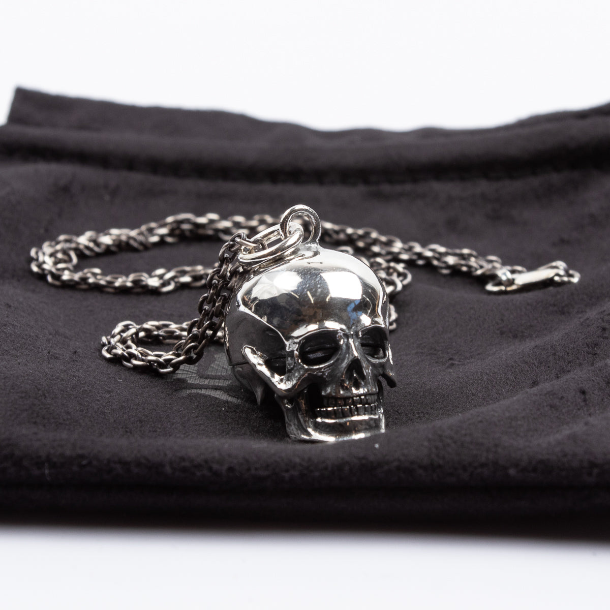 Black Sign Poison in the Brain Charm - Standard & Strange