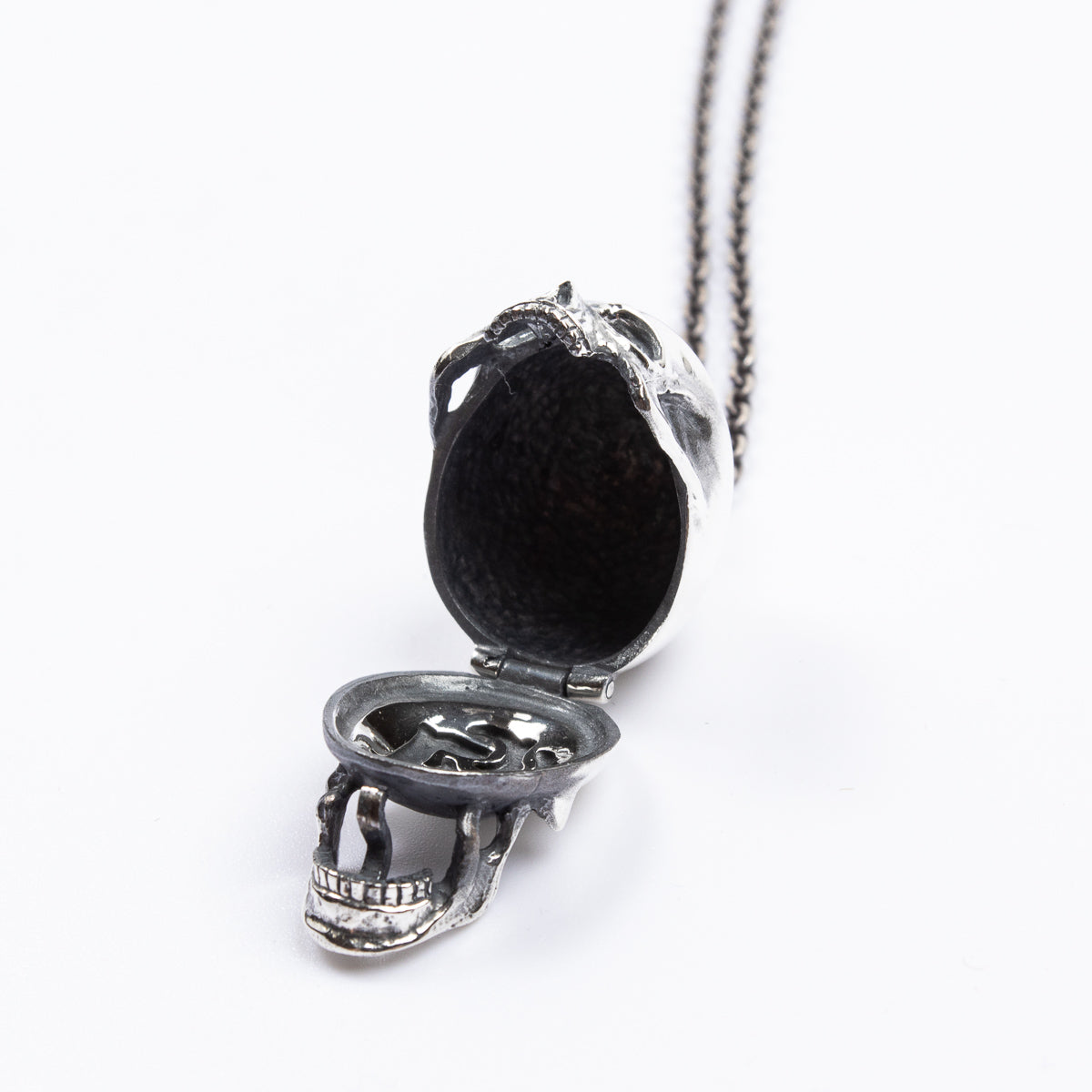 Black Sign Poison in the Brain Charm - Standard & Strange