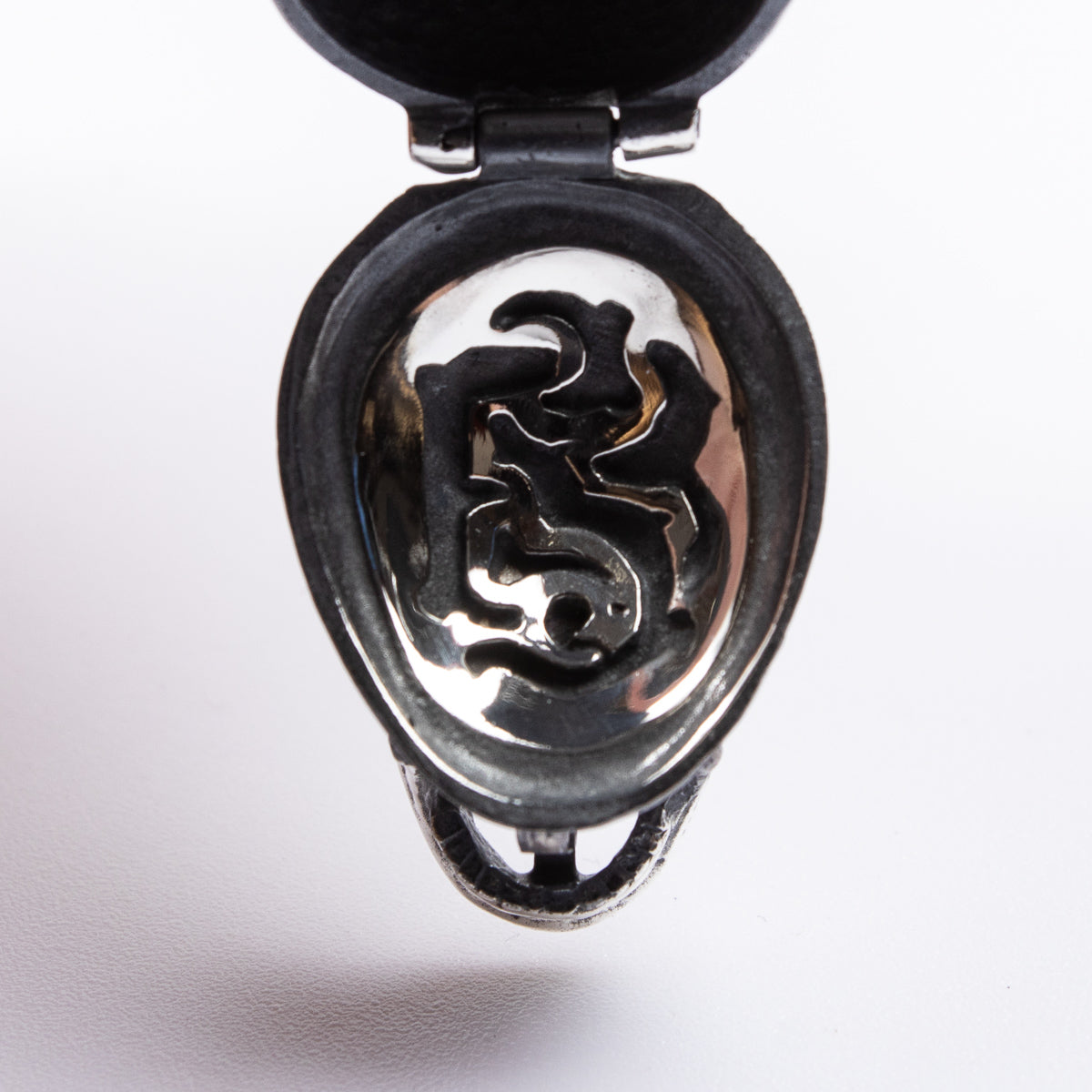 Black Sign Poison in the Brain Charm - Standard & Strange