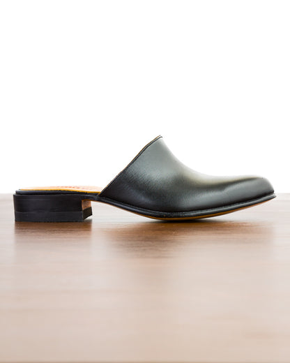 Chamula Corbusier Mule - Negro - Standard & Strange
