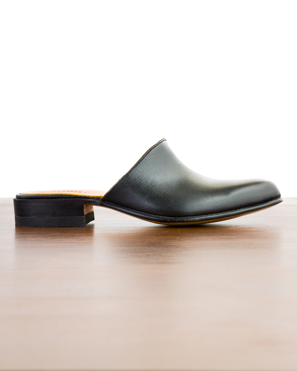 Chamula Corbusier Mule - Negro - Standard & Strange
