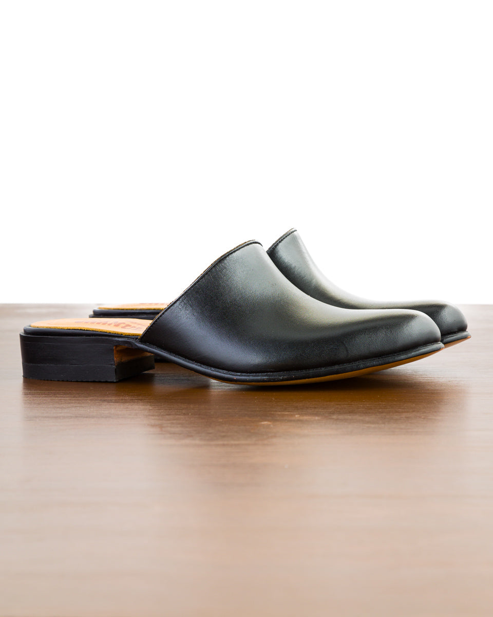 Chamula Corbusier Mule - Negro - Standard & Strange