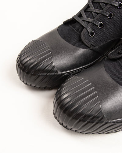 Moonstar All-Weather Sneaker - Black - Standard & Strange