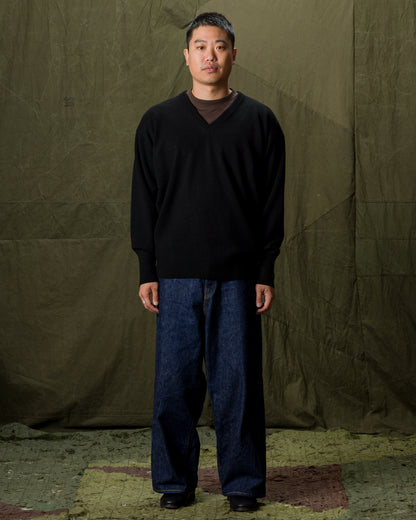 Olde Homesteader & Daughter Cashmere V Pullover - Black 10 - Standard & Strange