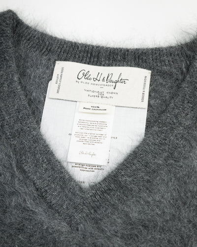 Olde Homesteader & Daughter Fur Cashmere V Pullover - Charcoal - Standard & Strange