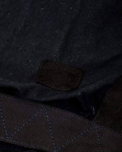Crag Shoulder Bag (L) - Navy