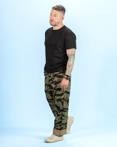 The Real McCoy's Tiger Camouflage Civilian Trousers / John Wayne - Green - Standard & Strange