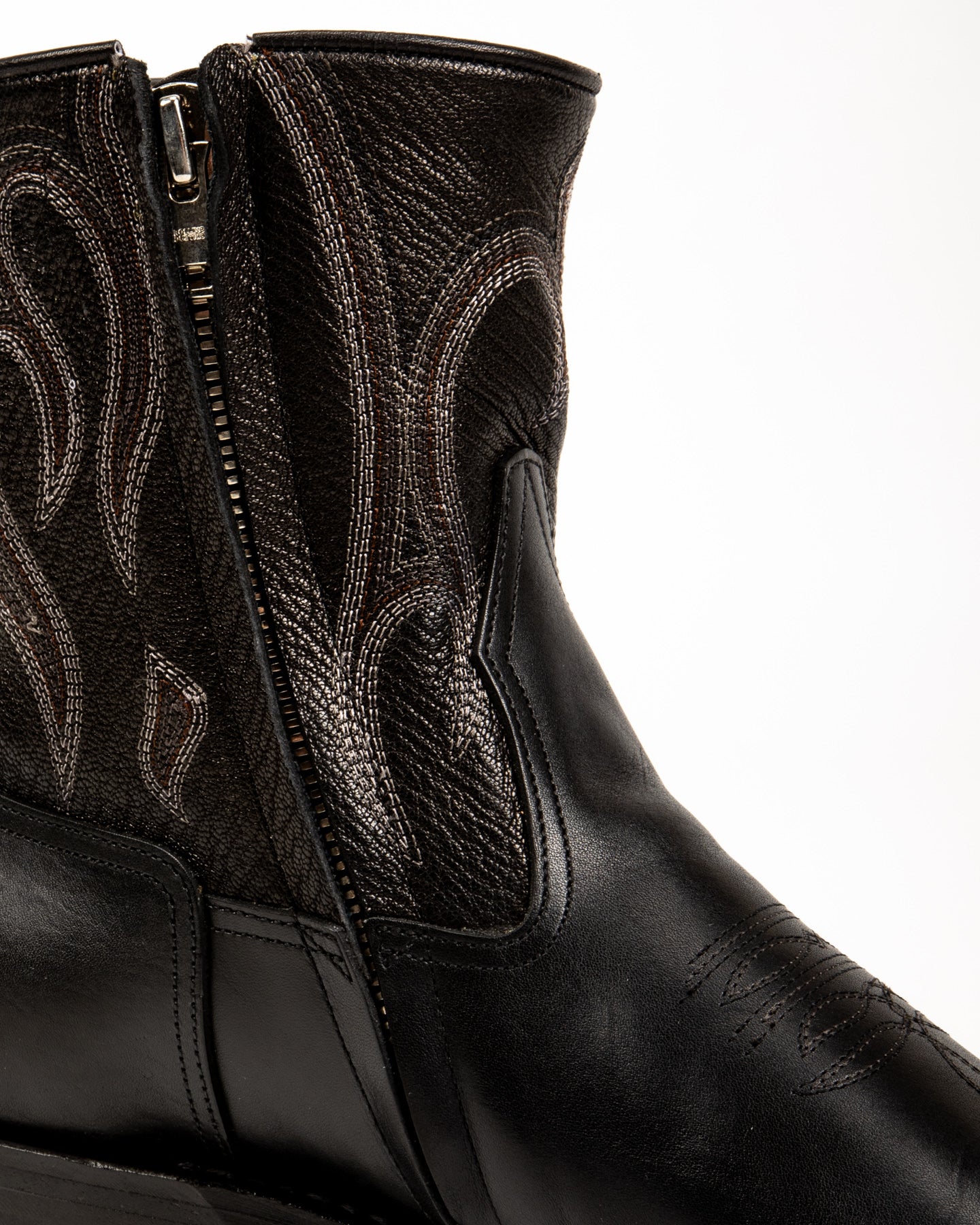 Loro Side Zip - Goat/Calf Black Flame Embroidery