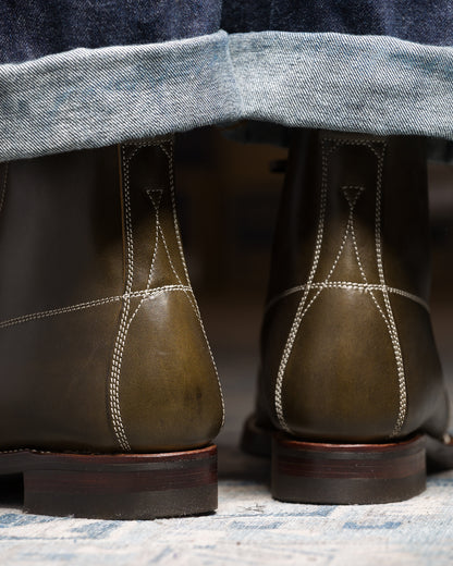 Unsung House S&S x Unsung House Slog Boot - Walnut Overdye Olive Latigo - Standard & Strange