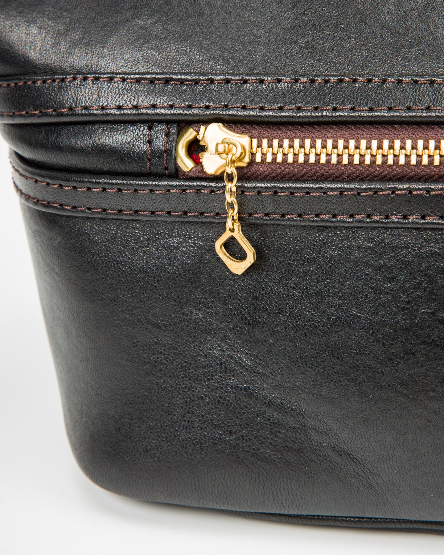 Y'2 Leather Shoulder Bag - Black Horse (BG-02) - Standard & Strange