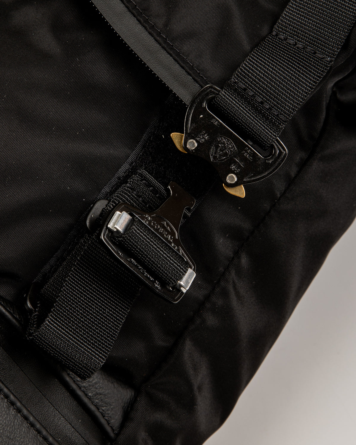 Bagjack Bull Leather Morph Pack TWST PKT - Black - Standard & Strange