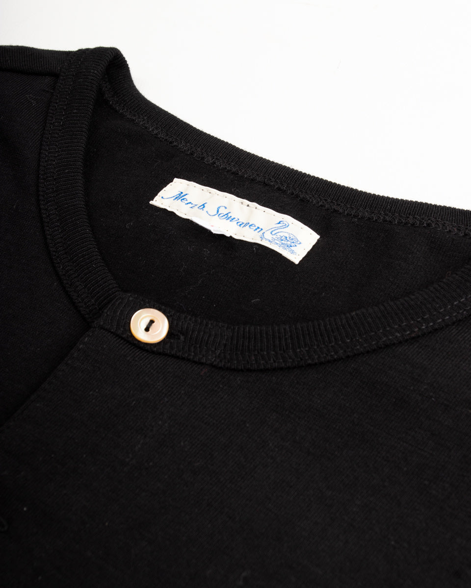 Merz b. Schwanen 207 Loopwheeled SS Henley - Black - Standard & Strange