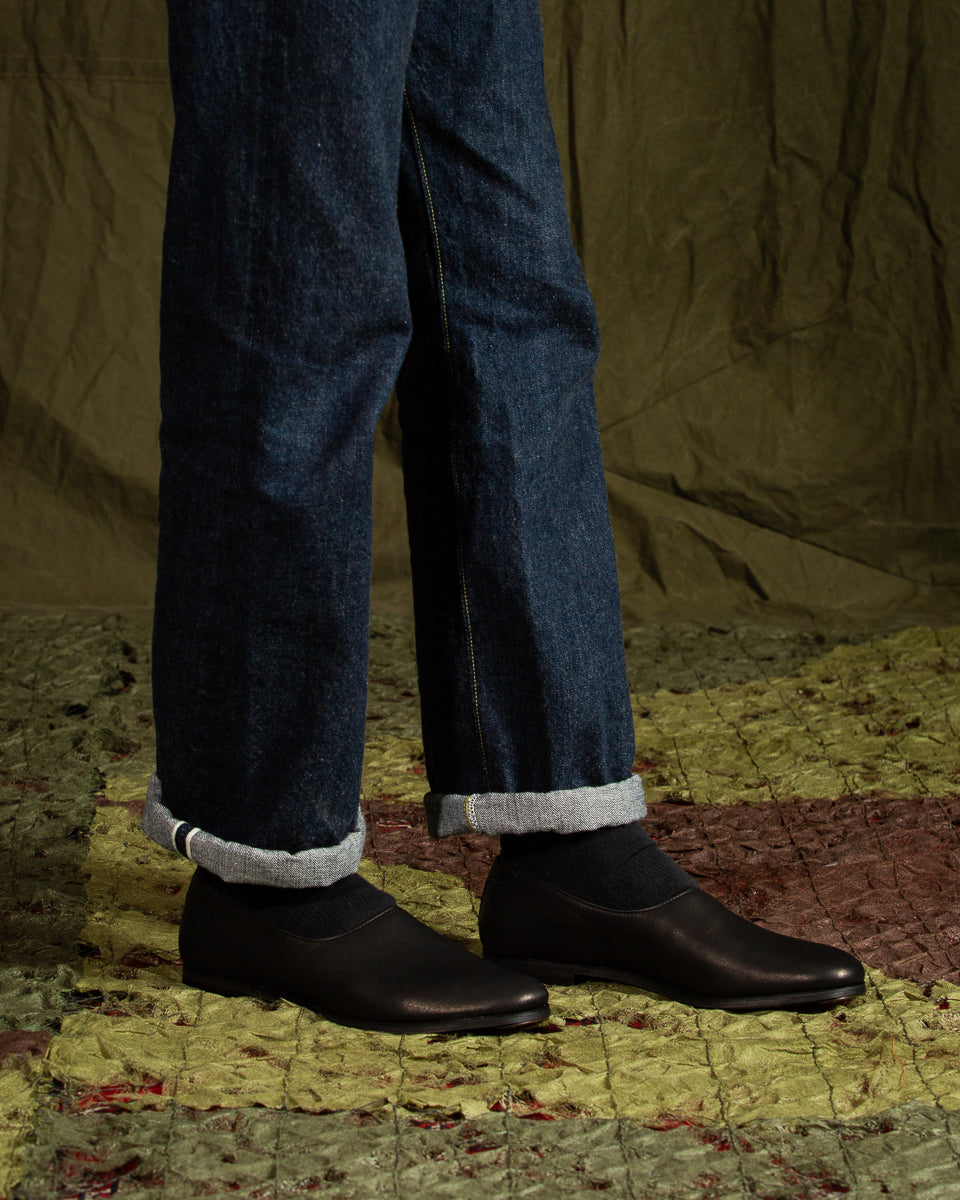 Rolling Dub Trio Swan Slip On - Black Deerskin - Standard & Strange