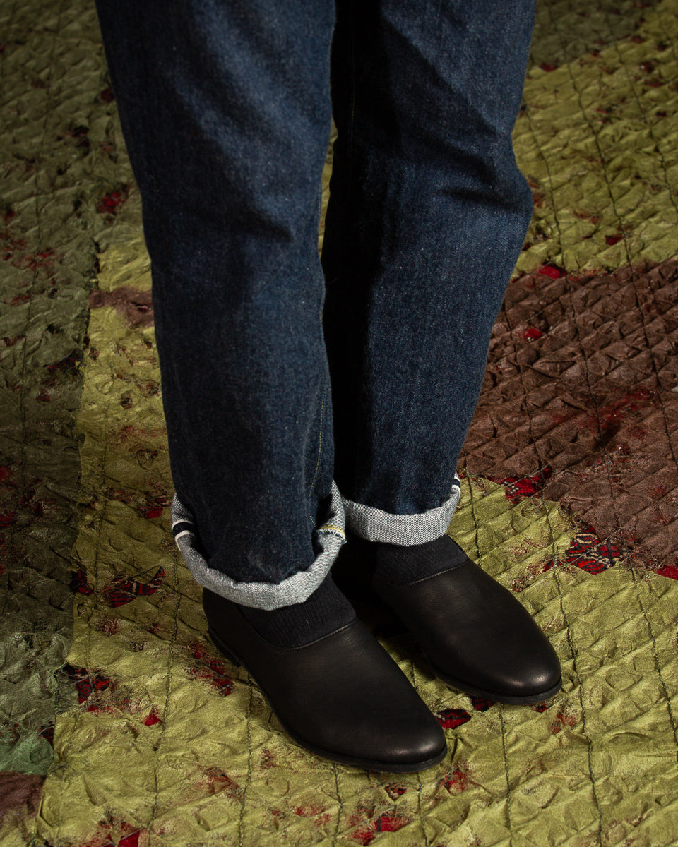 Rolling Dub Trio Swan Slip On - Black Deerskin - Standard & Strange