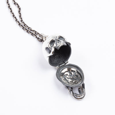 Black Sign Poison in the Brain Charm - Standard & Strange