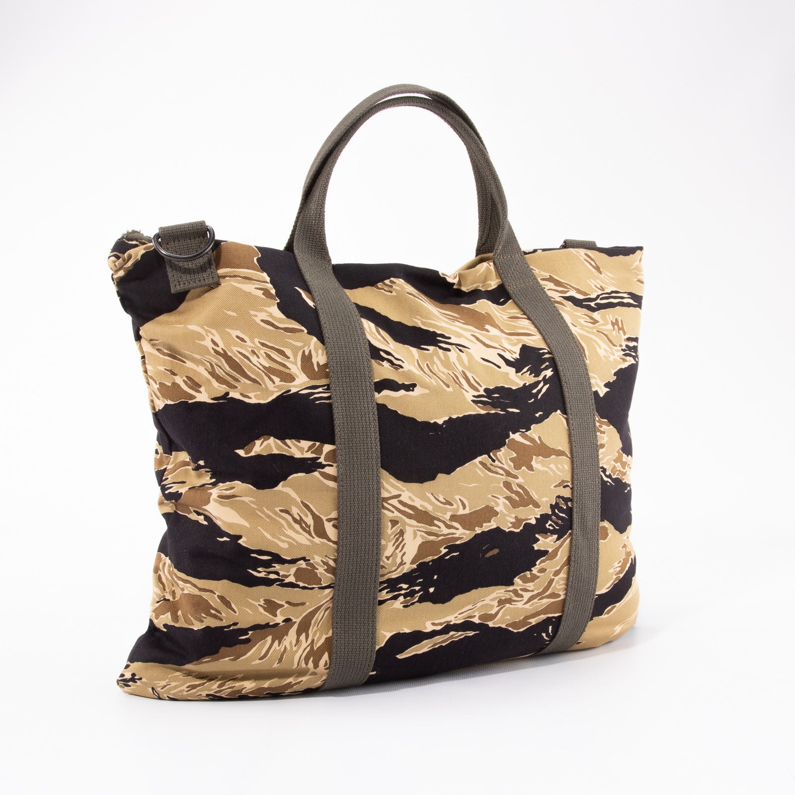 Helmet camouflage tote bag